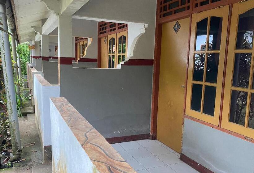 Oyo 93617 Hotel Lanang