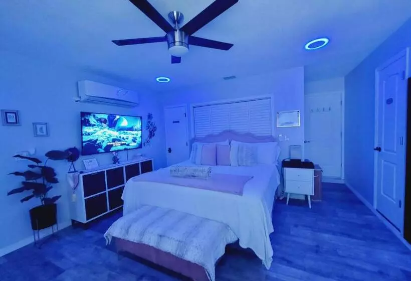 ペンション Modern Dream Rooms Suits   Private, Parking, Wi Fi, Netflix
