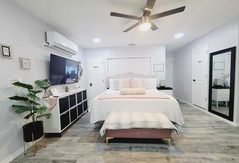 ペンション Modern Dream Rooms Suits   Private, Parking, Wi Fi, Netflix
