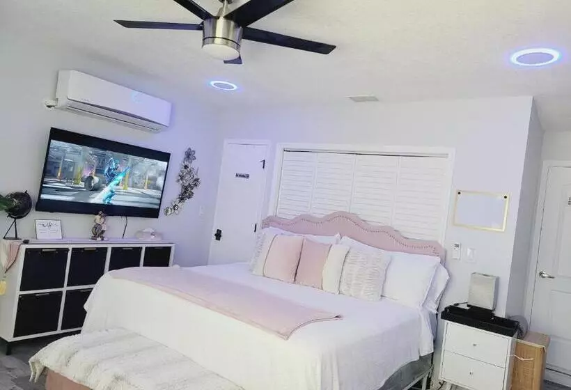 ペンション Modern Dream Rooms Suits   Private, Parking, Wi Fi, Netflix