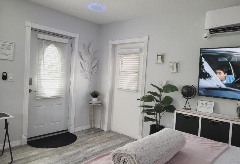 بنسيون Modern Dream Rooms Suits   Private, Parking, Wi Fi, Netflix