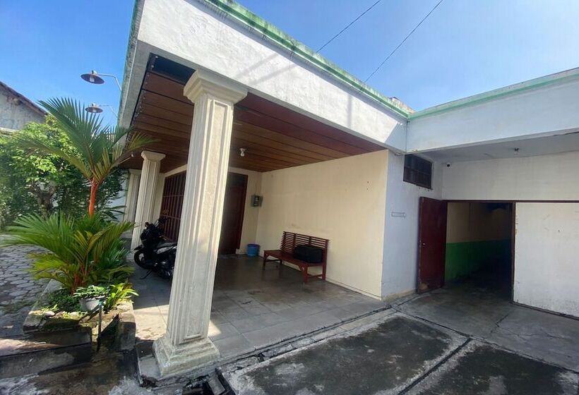 Spot On 93562 Hotel Kenanga 1