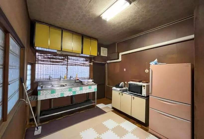 福井駅から徒歩2分の1棟貸切民泊 最低限福井駅前