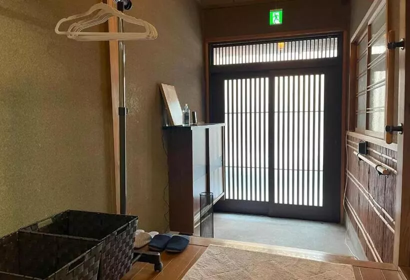 福井駅から徒歩2分の1棟貸切民泊 最低限福井駅前