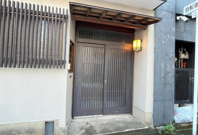 福井駅から徒歩2分の1棟貸切民泊 最低限福井駅前