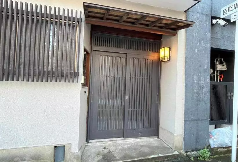 福井駅から徒歩2分の1棟貸切民泊 最低限福井駅前