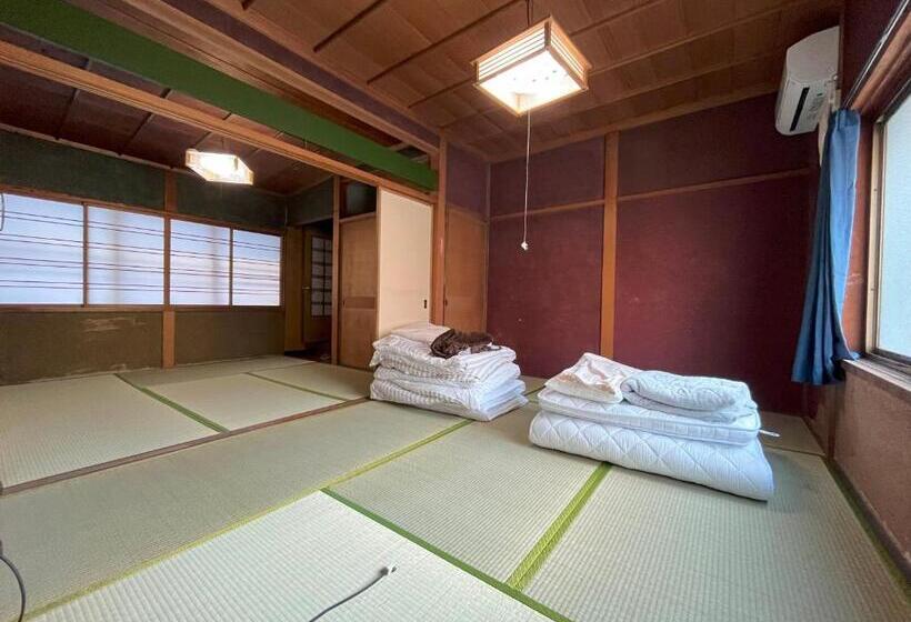 福井駅から徒歩2分の1棟貸切民泊 最低限福井駅前