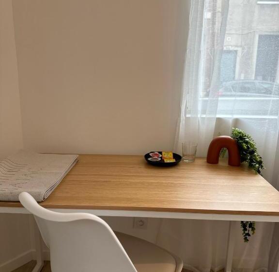 تختخواب و صبحانه La Chambre Bleue