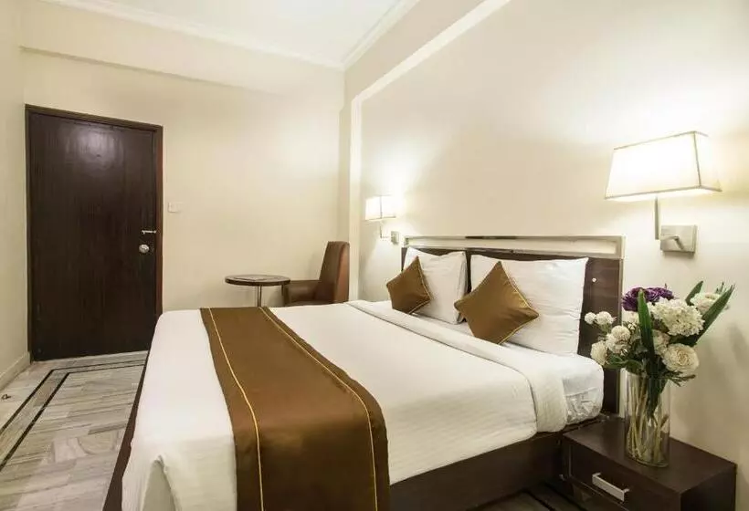 Collection O Hotel Arch Inn