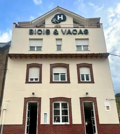 ホテル Bicis & Vacas