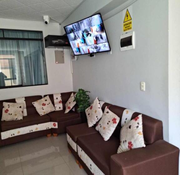 فندق Hospedaje Huamani & Mi Casa