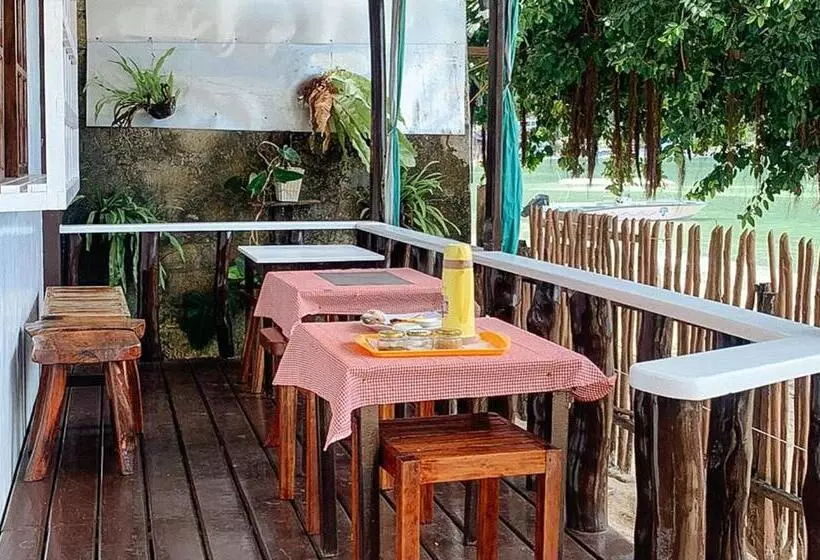 هتل Reddoorz @ Tandikan Beach Cottages