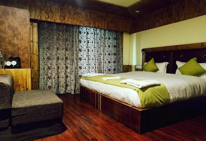 Hotell The Posh Residency