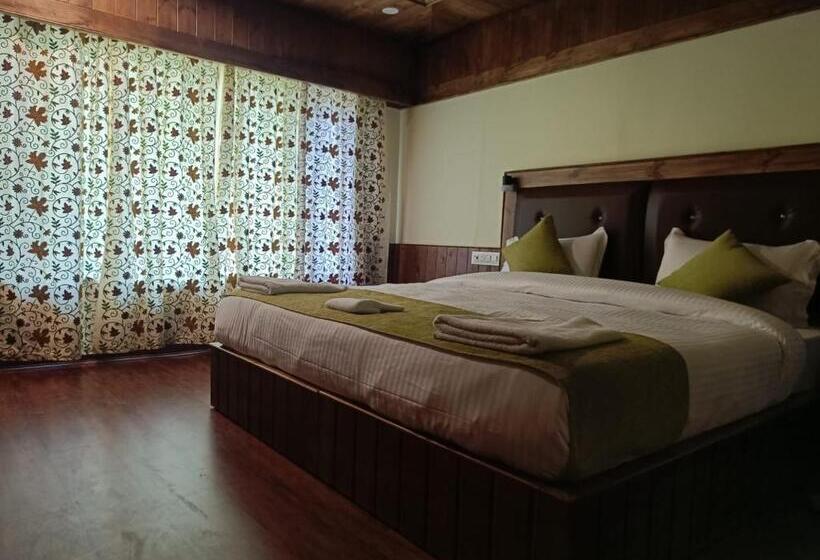 Hotell The Posh Residency