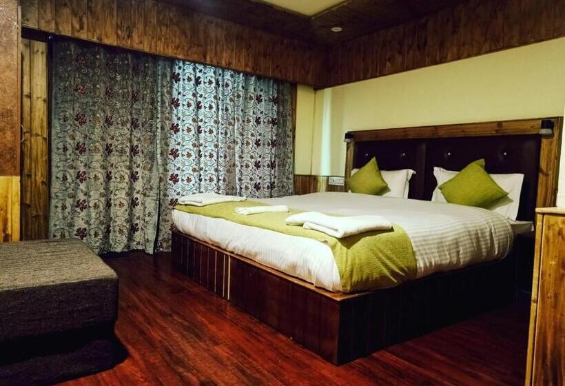 Hotell The Posh Residency