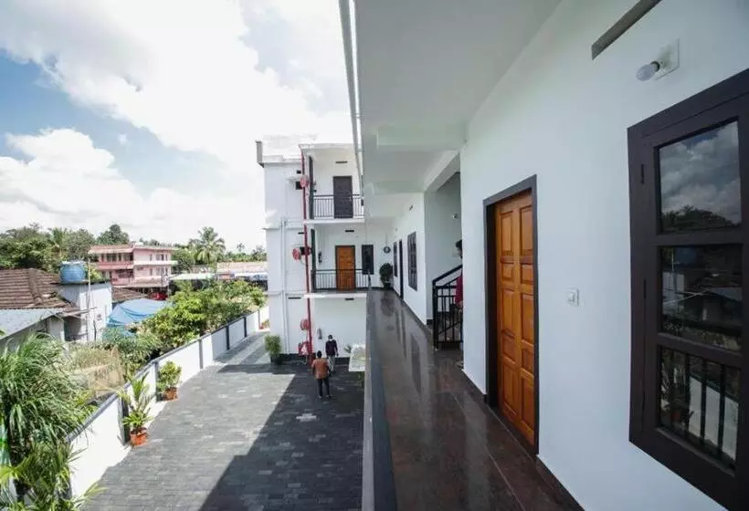 ホテル Wayanad Rooms Izza