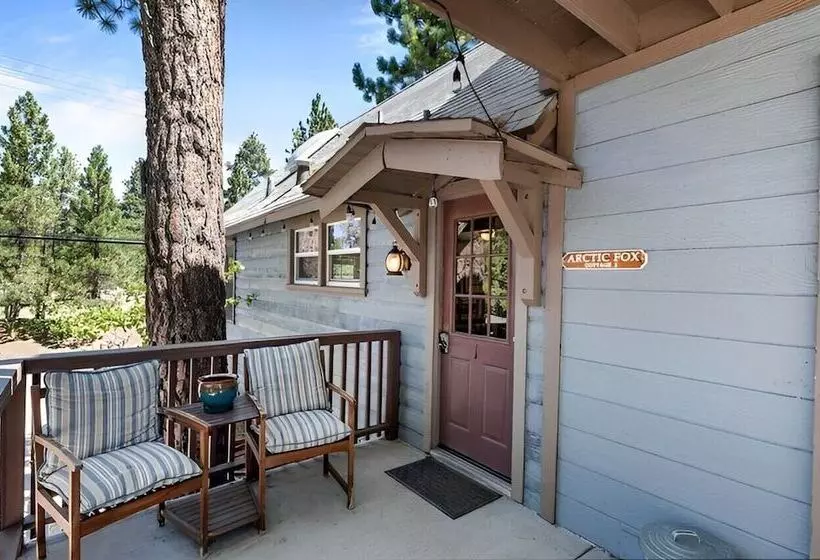 مُتل Fox  N Bear Cottages