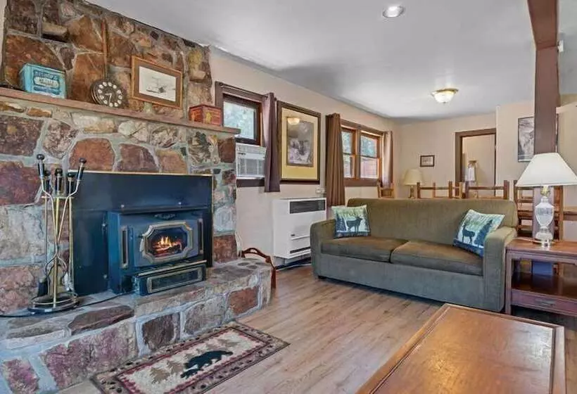 مُتل Fox  N Bear Cottages