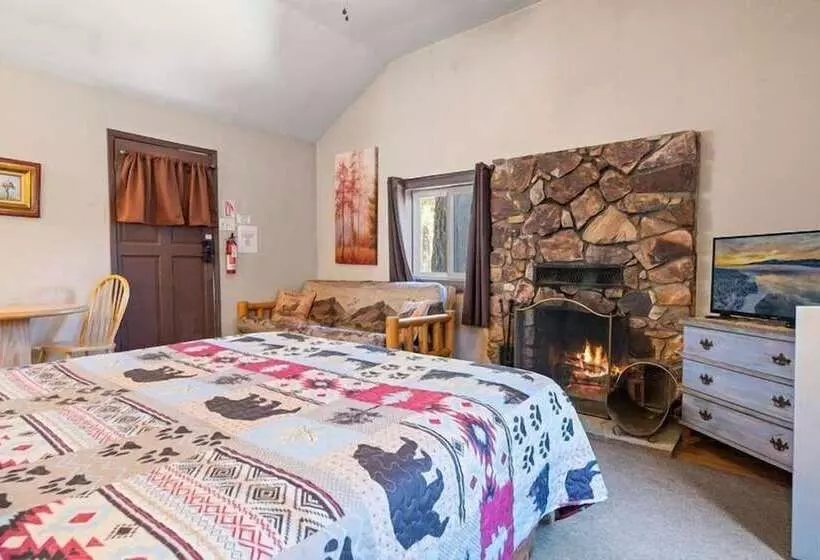 مُتل Fox  N Bear Cottages