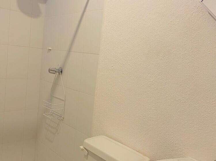 پانسیون Hostal 17 52