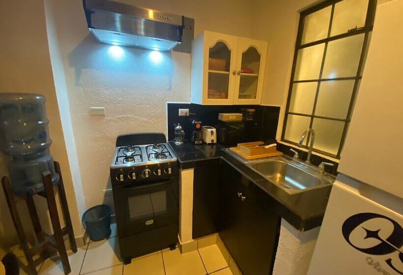 پانسیون Hostal 17 52