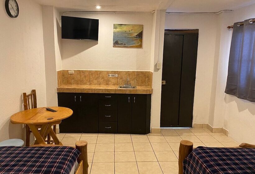 پانسیون Hostal 17 52