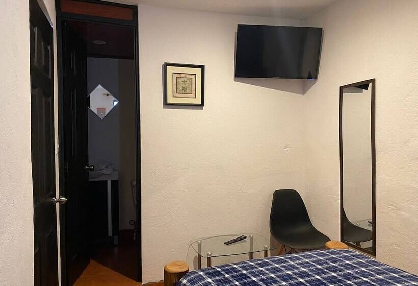 پانسیون Hostal 17 52