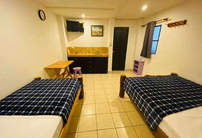 پانسیون Hostal 17 52