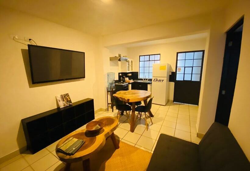 پانسیون Hostal 17 52