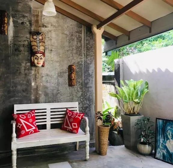 Majatalo Transit Cabin