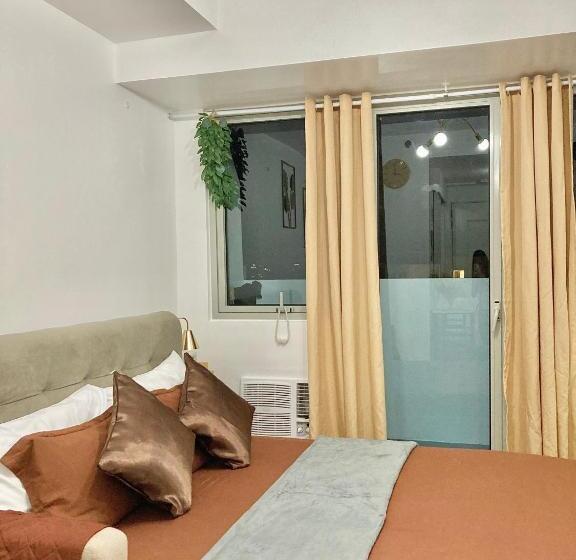 Hotel The Residences At Commonwealth Quezon City By Snazzy Staycation