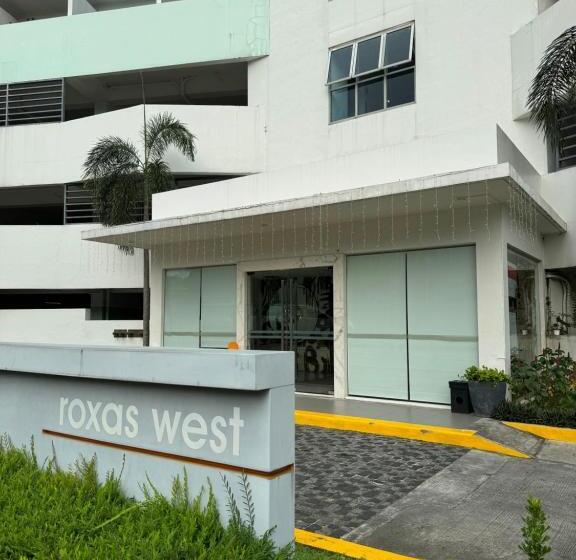 Hotel The Residences At Commonwealth Quezon City By Snazzy Staycation