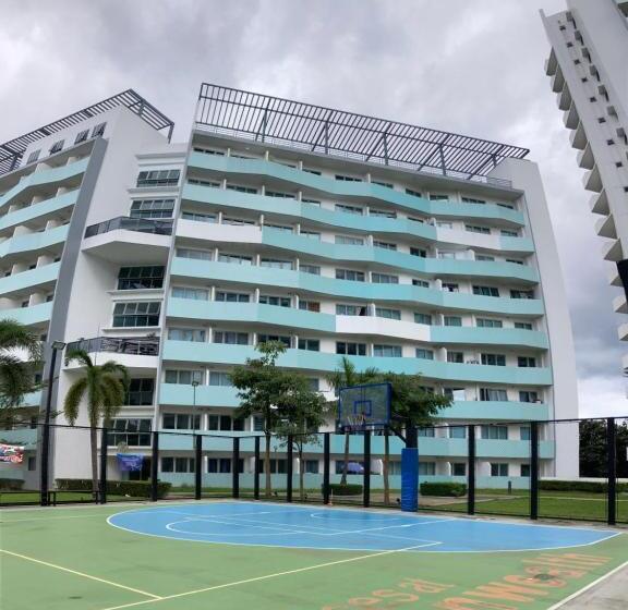 Hotel The Residences At Commonwealth Quezon City By Snazzy Staycation