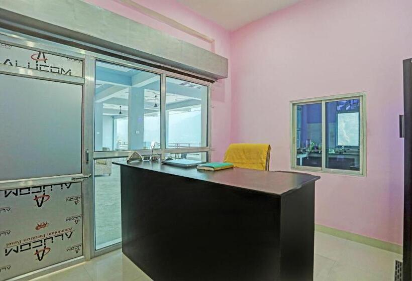 Oyo Paramount Hotel And Restaurant