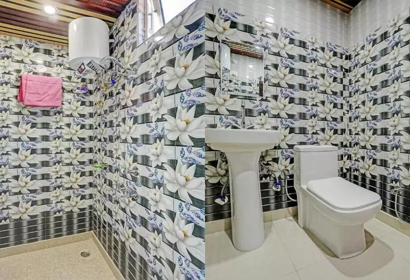 Oyo Paramount Hotel And Restaurant