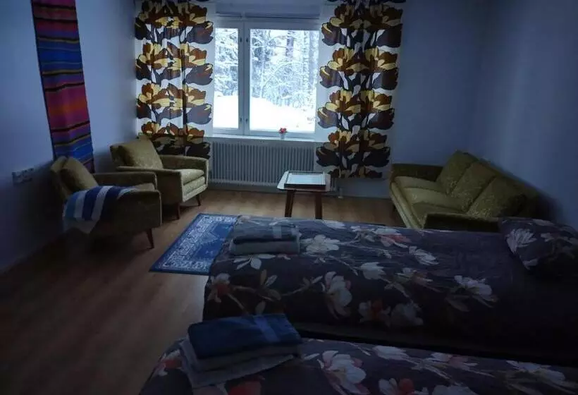 ペンション Saarnimaja