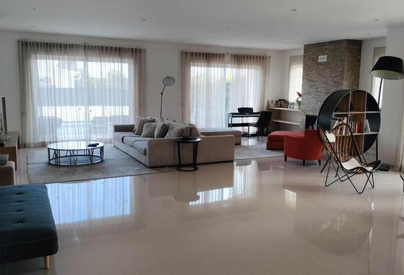 פנסיון Vodolls Guest House