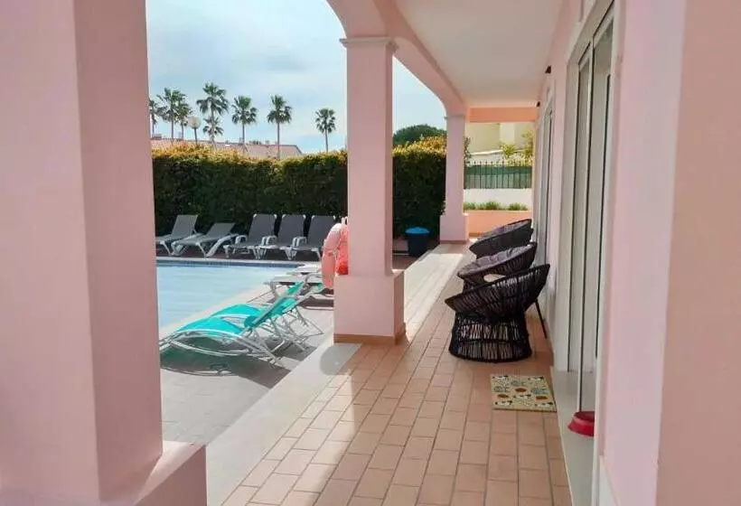 ペンション Vodolls Guest House