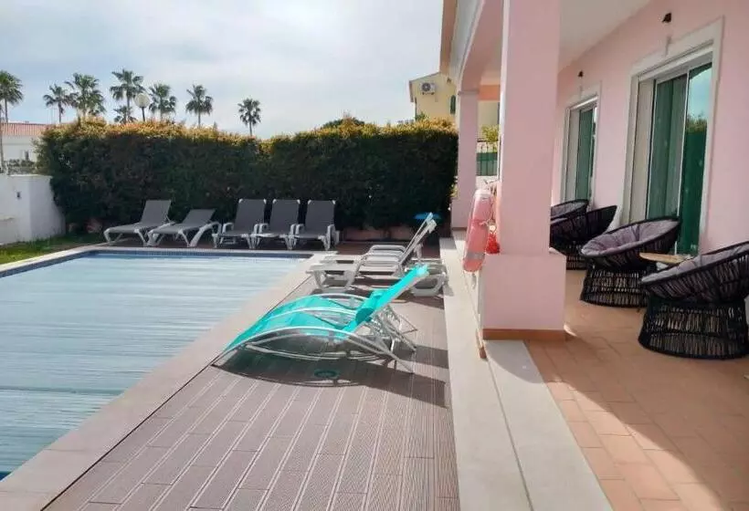 ペンション Vodolls Guest House