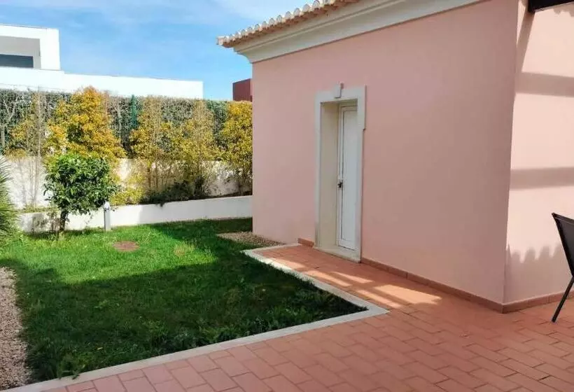 ペンション Vodolls Guest House