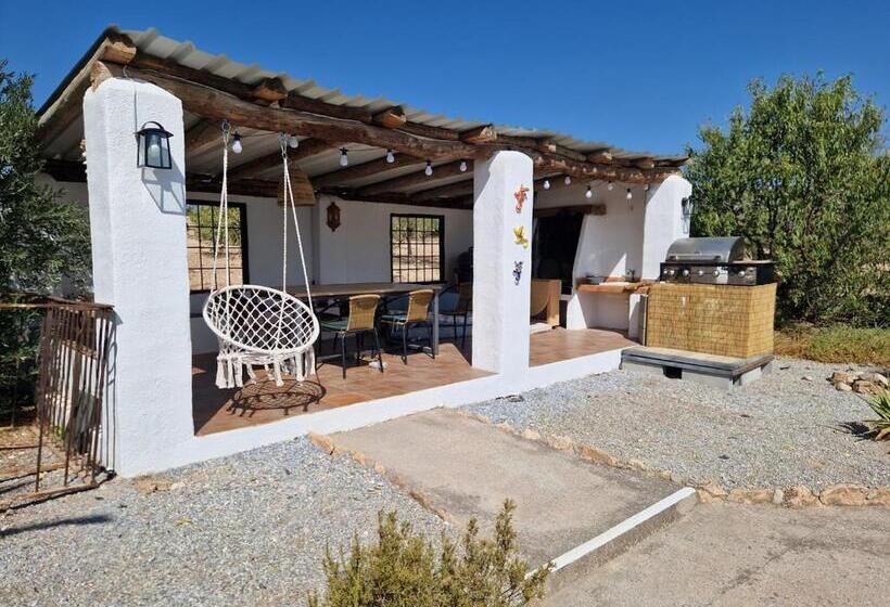 ベッドアンドブレックファースト Casa De La Familia   Casa Rural