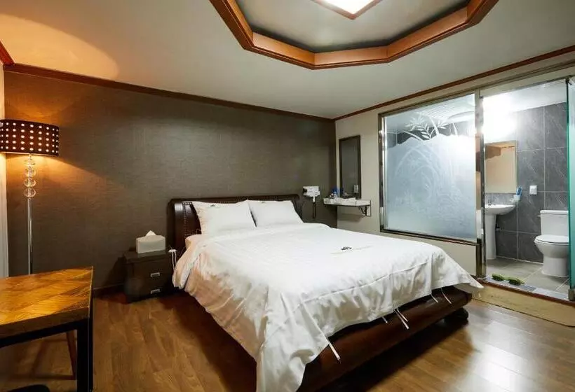 Buantreehotel Blackhouse