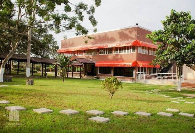 ホテル Eagles Nest In.