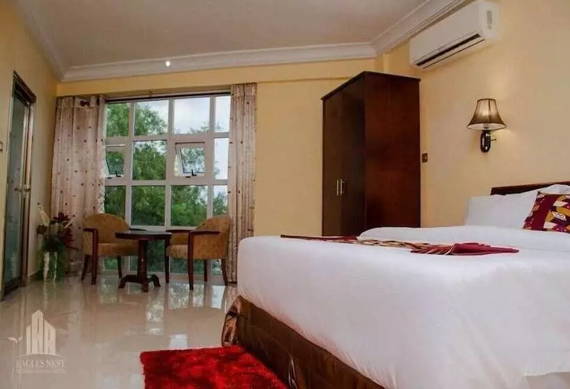 Hotelli Eagles Nest In.