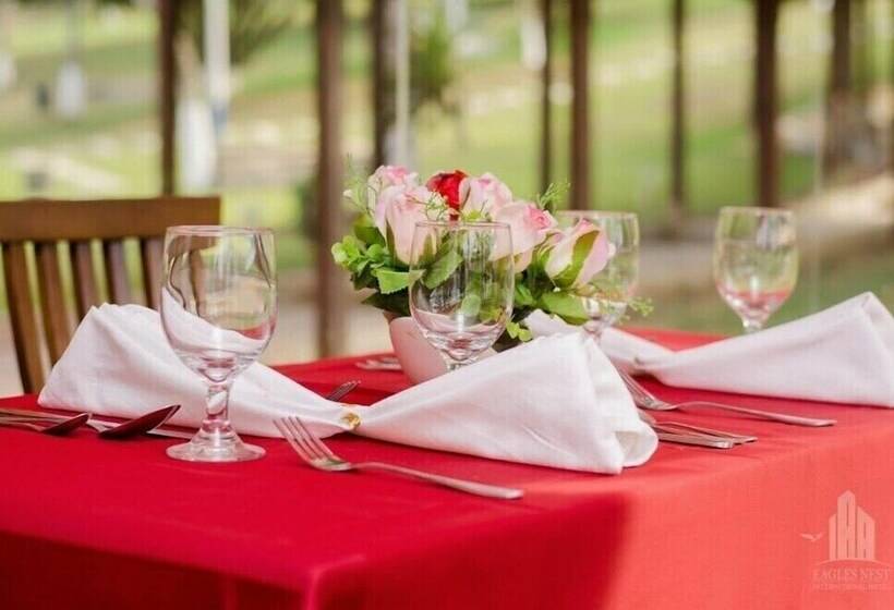 ホテル Eagles Nest In.