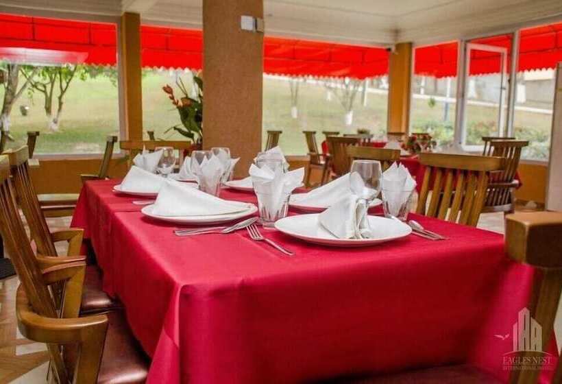 ホテル Eagles Nest In.