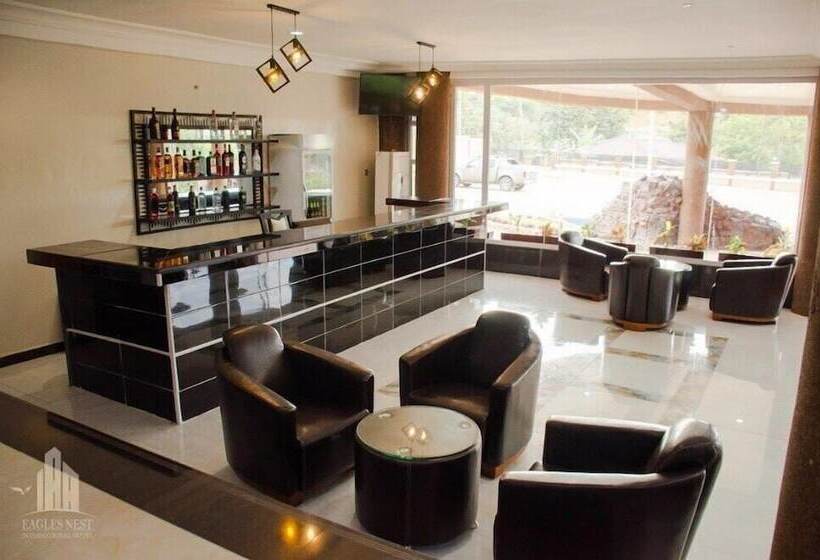 ホテル Eagles Nest In.