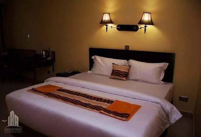 Hotelli Eagles Nest In.