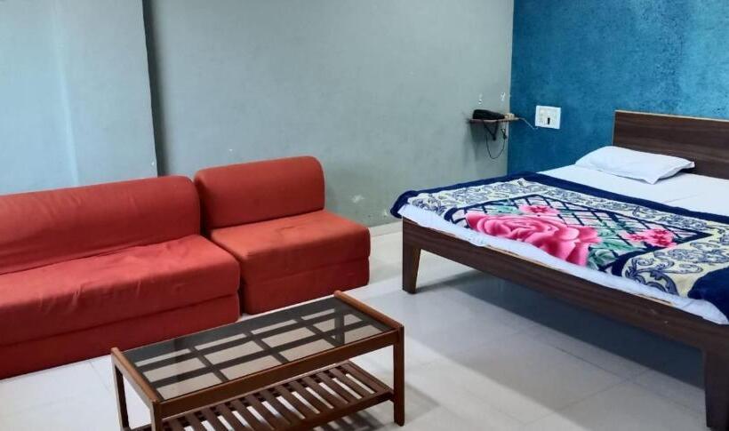 Hotel Lake View Dabhoi