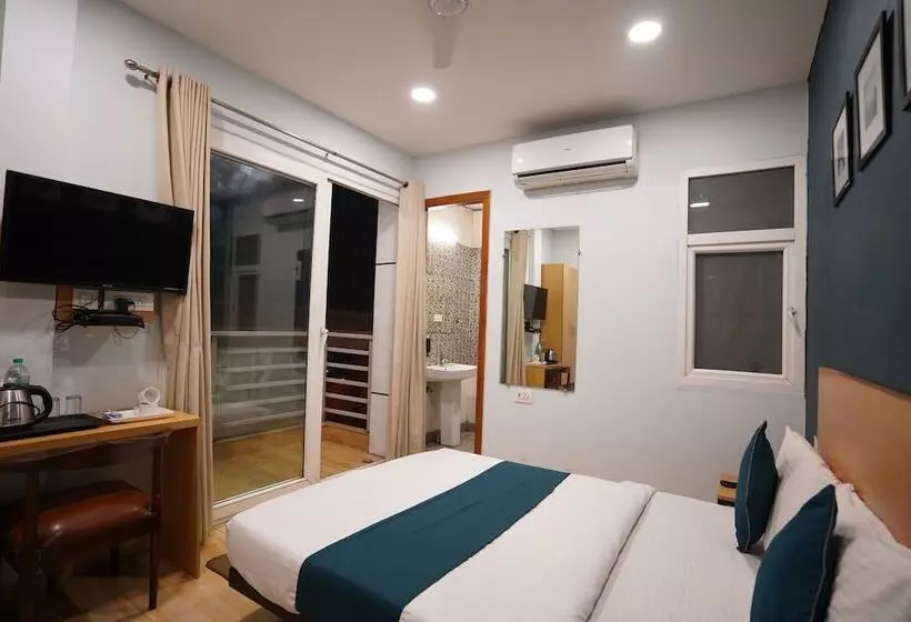 هتل Lyf Corporate Suites   Peera Garhi